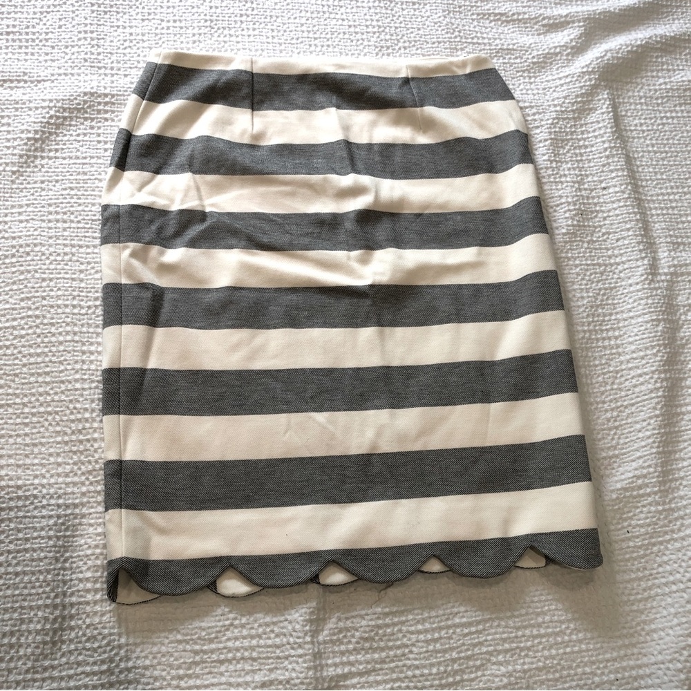 41 Hawthorn scallop hem pencil skirt cream and grey stripe size M